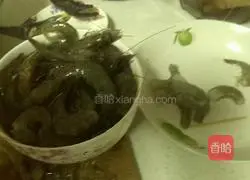 Illustration of how to make shrimp wontons (shrimp, pork, corn kernels, carrots) 2