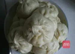 Illustration of how to make three fresh buns 8