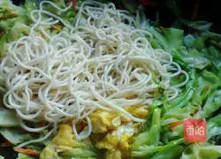 Illustration of how to make fried noodles 11