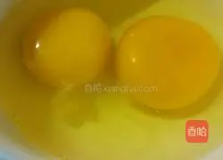 Illustration of how to make sausage fried rice 3