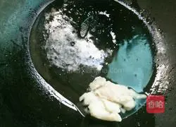 Illustration of cooking noodles with mushrooms and cabbage 6