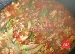 Illustration of how to make egg, tomato and meat minced noodles 11