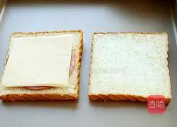 Illustration of how to make marshmallow sandwich 2