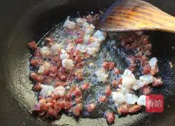 Illustration of how to make sausage, shrimp and assorted fried rice 7