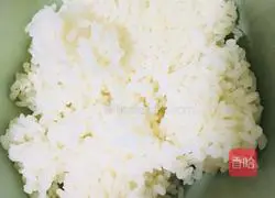 Illustration of how to make bacon and egg fried rice 4