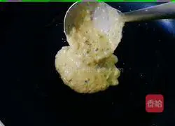Illustration of how to make river clam egg pancake 8