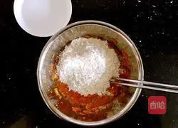 Illustration of how to make carrot and shrimp skin egg pancake 4