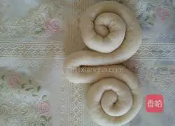 Illustration of how to make butterfly steamed buns 14