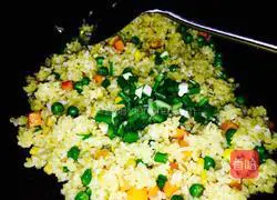 Simple golden egg fried rice recipe 8