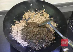 Illustration of how to make pork buns with pickled vegetables 7