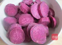 Illustration of how to make cute glutinous rice balls during the Winter Solstice 2