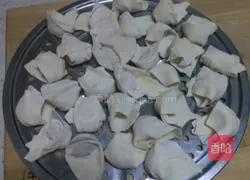 Illustration of how to make shrimp wontons 5