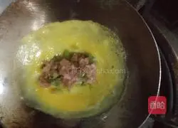 Illustration of how to make homemade egg dumplings 6