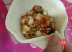 Illustration of how to make corn meat buns 10