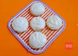 Illustration of how to make crispy and fragrant finger-wrapped pancakes 1