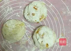 Illustration of how to make bean dregs and five-spice pancakes 8