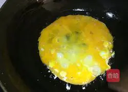Illustration of how to make salt and pepper fried pancakes 4