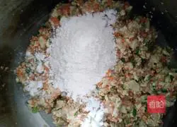 Illustration of how to make fried meat cakes 7