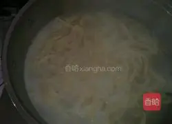 Fried noodles with shredded pork Practice illustration 6