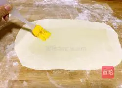 Illustration of how to make scallion oil layer cake 9