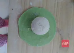 Tricks Illustration of how to make steamed buns 9