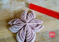 Illustration of how to make flower steamed buns 5