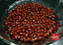 红豆Illustration of how to make glutinous rice balls cooked in sand 2