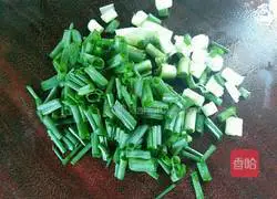 Illustration of how to make Egg and Scallion Cake 1