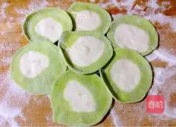 Illustration of how to make jade cabbage dumplings 8