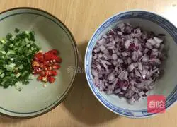 Illustration of how to make bacon and egg fried rice 3