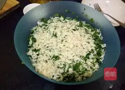 Illustration of how to make leek and egg buns 4