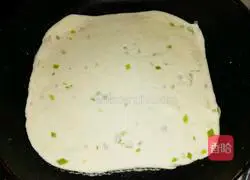 Illustration of how to make scallion pancakes 11
