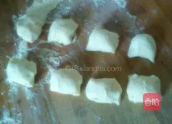 Illustration of how to make rapeseed, mushroom and meat buns 10