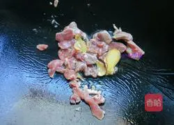 Illustration of how to make fish cake bowl noodles 4