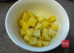 Fry carrots and cabbage Illustration of how to make steamed buns 2