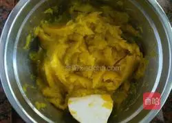 Illustration of how to make pumpkin rose steamed buns 3