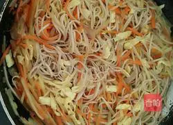 Three shredded fried noodles recipe illustration 7