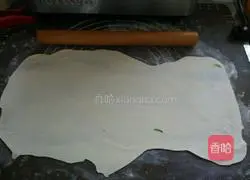 Illustration of how to make fried scallion pancakes 3