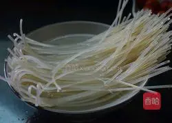 Tom Yum Rice Noodles Recipe Illustration 2