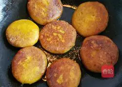 Illustration of making glutinous rice and red bean pie 12