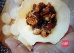 Illustration of how to make steamed buns with soy sauce 7