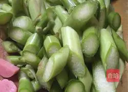 Illustration of how to make colorful fried rice 1