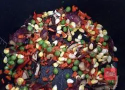 Illustration of making braised sausage rice (rice cooker version) 6