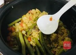 Illustration of how to make braised rice with beans and potatoes 7