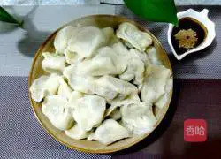 Illustration of how to make leek and meat dumplings 11