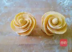 Illustration of how to make rose steamed buns 14