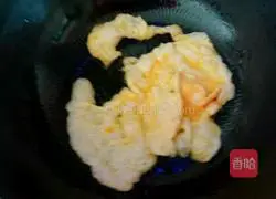 Illustration of making cabbage, egg, persimmon and noodle marinade 4