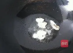 Illustration of how to make tomato and meatball noodles 3