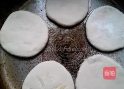 Illustration of how to make hot noodles with chives and pork pie 8