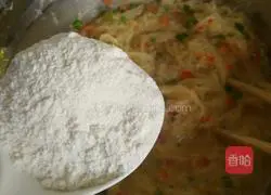 Illustration of how to make spiced potato pancakes 5